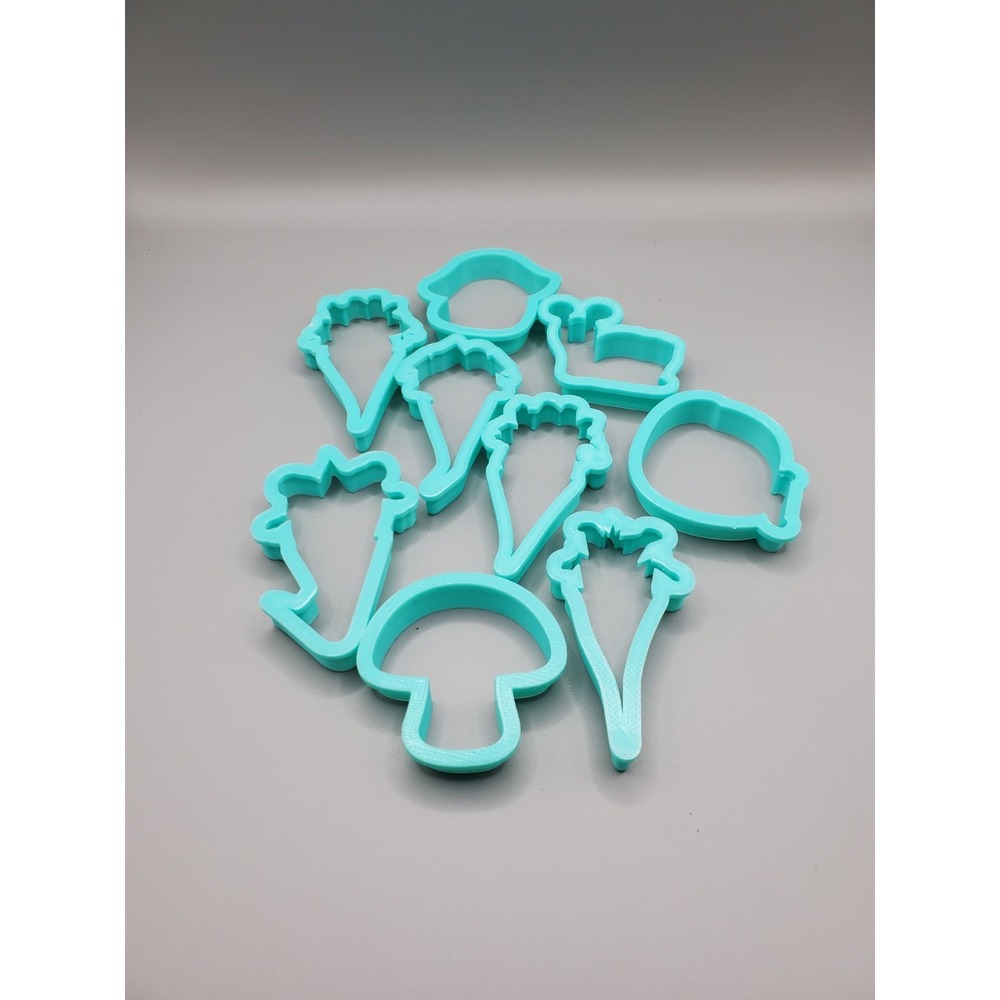 9 Pcs Vintage Plastic Various Shapes Cookie Cutters